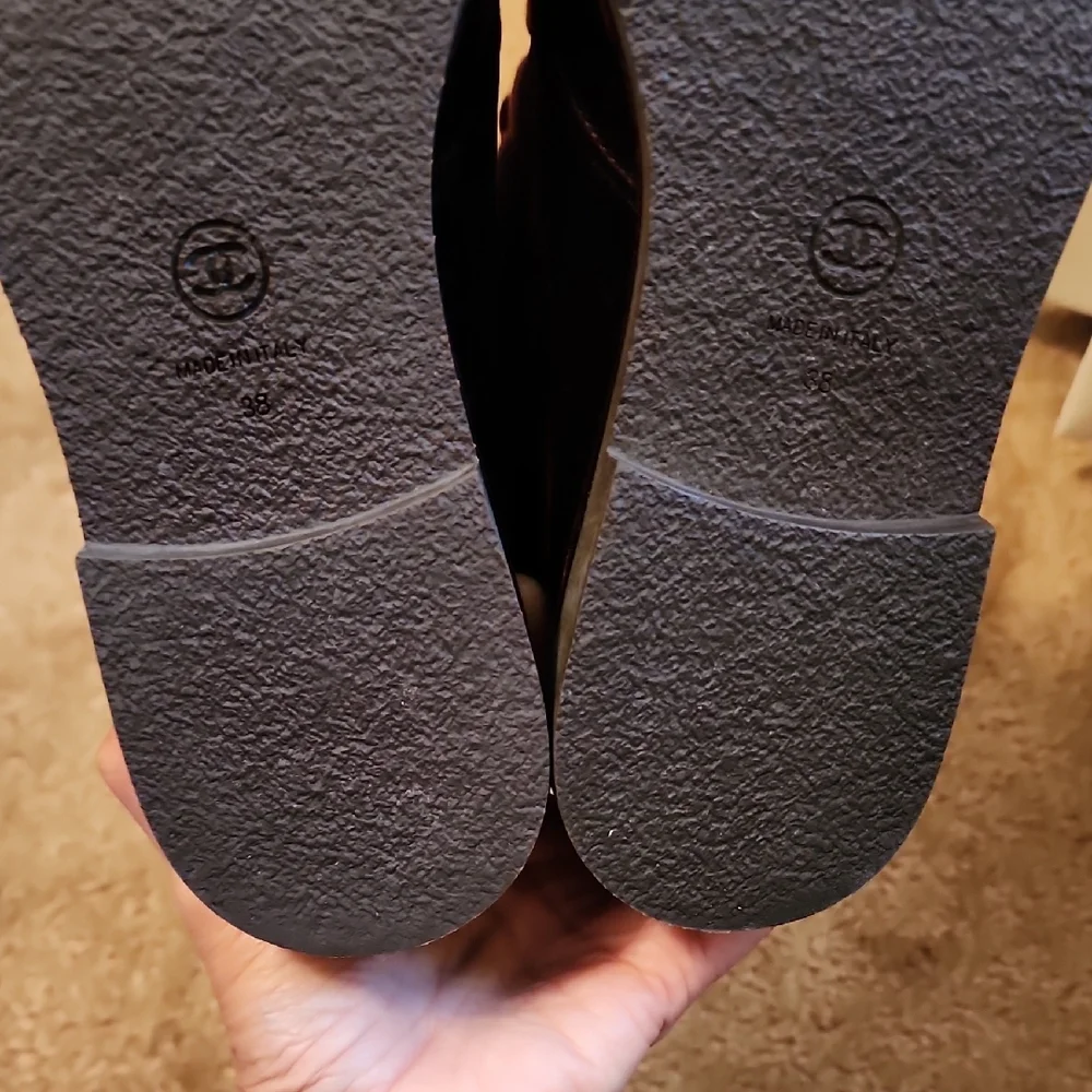 CHANEL Interlocking CC Logo Velvet Burgundy Lace-up Boots - Picture 9 of 14